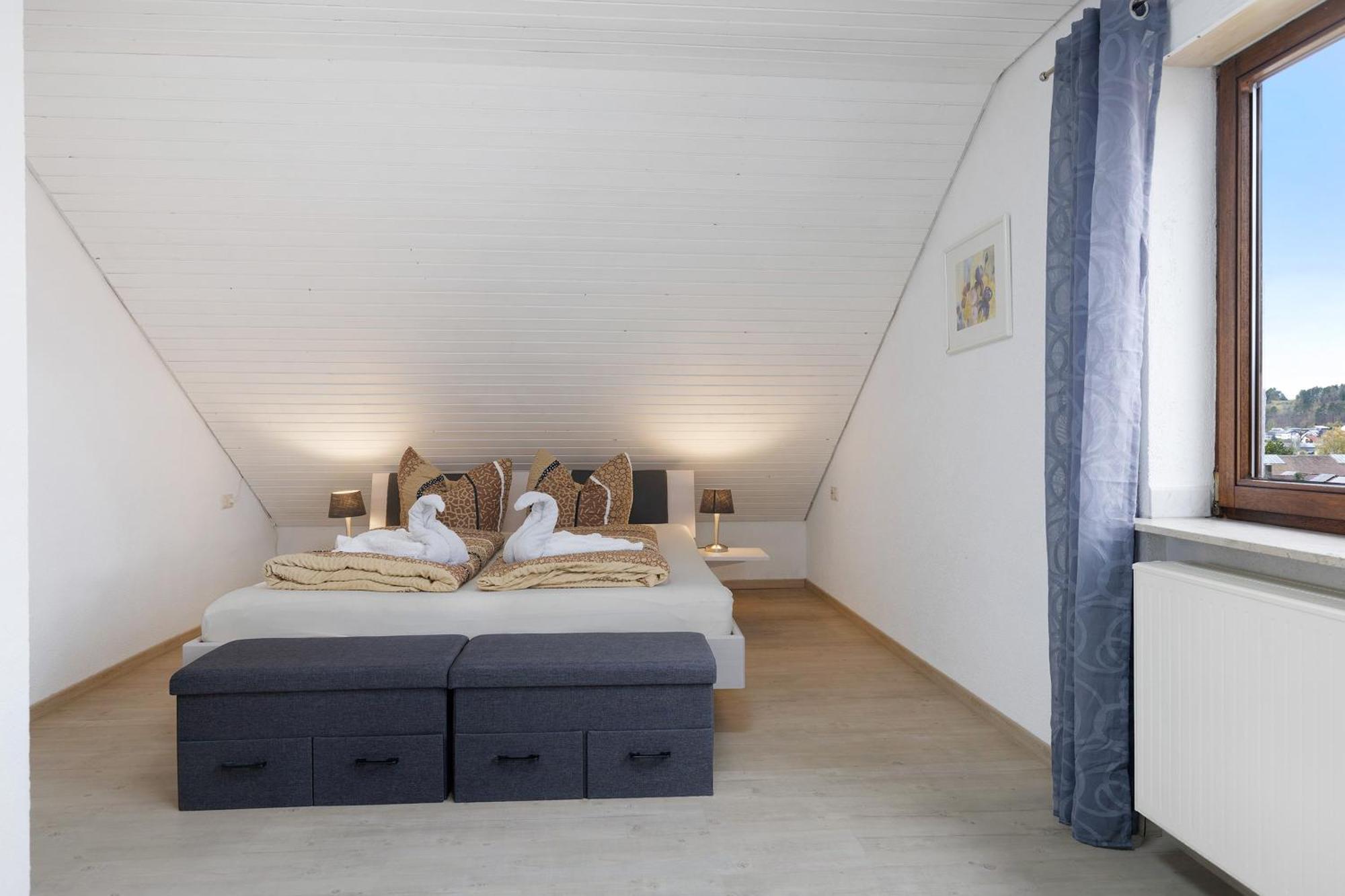 Ferienwohnungen Lilie Und Dahlie Münsingen Extérieur photo
