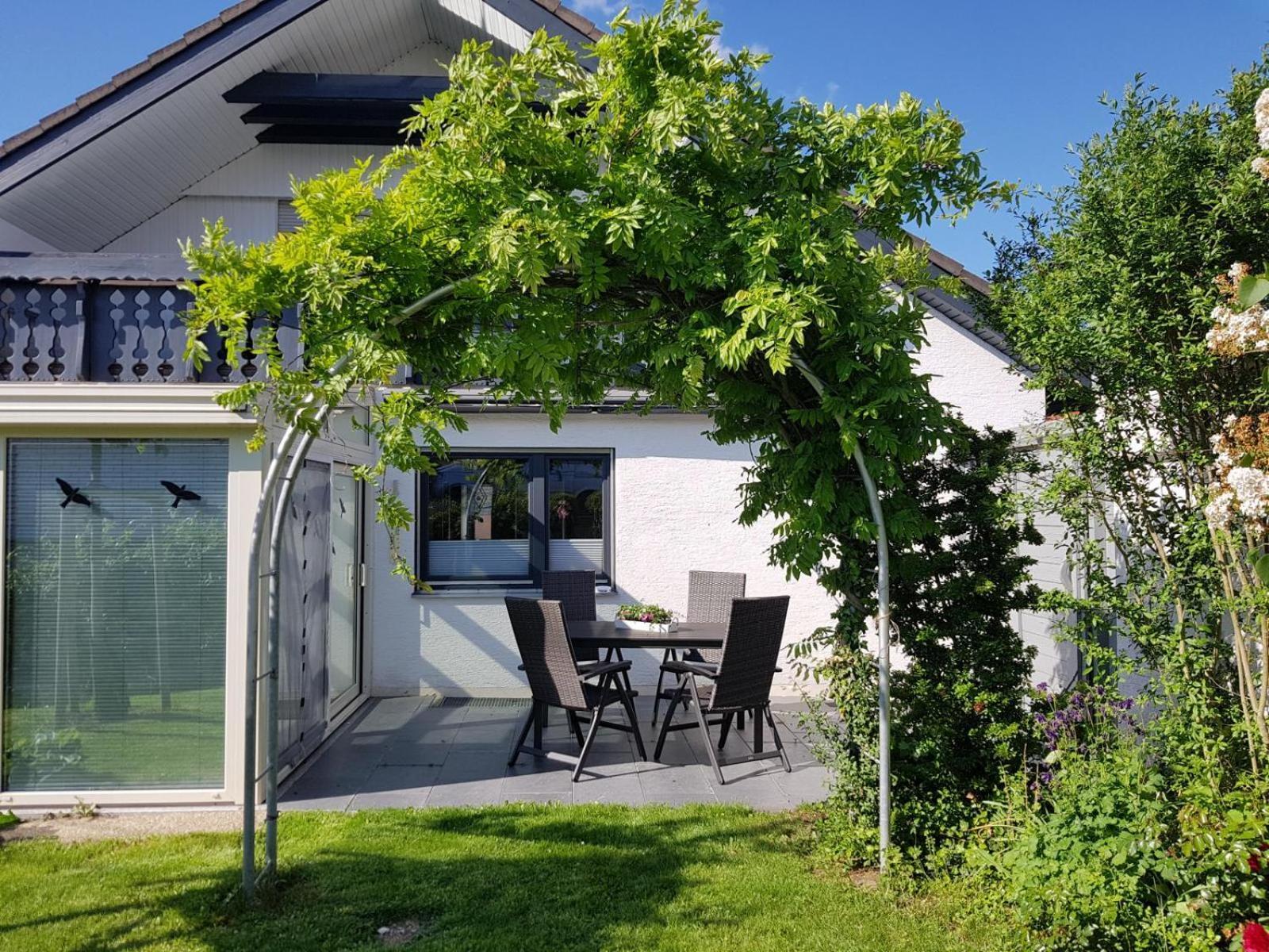 Ferienwohnungen Lilie Und Dahlie Münsingen Extérieur photo